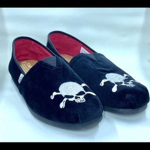 TOMS black velvet skull shoe